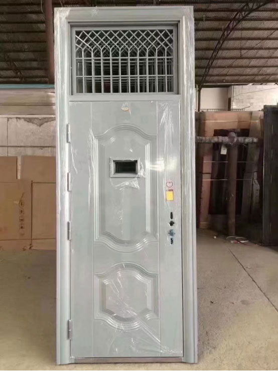 拜城学校教室门