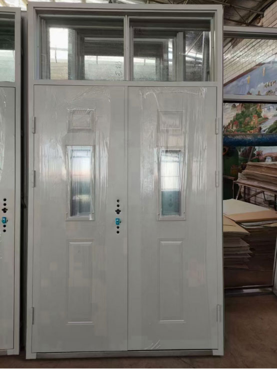 拜城学校教室门