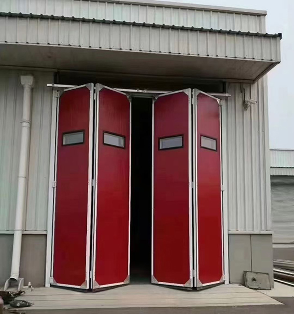 拜城工业折叠门在大型装配车间出入口的应用实例